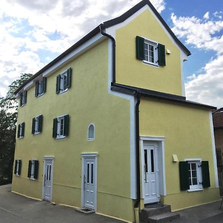 Haus Am Eck - Gaestehaus Und Appartements Altötting Esterno foto