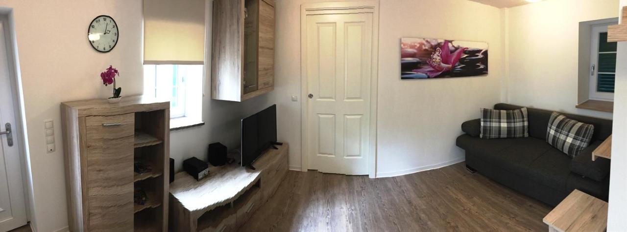 Haus Am Eck - Gaestehaus Und Appartements Altötting Esterno foto